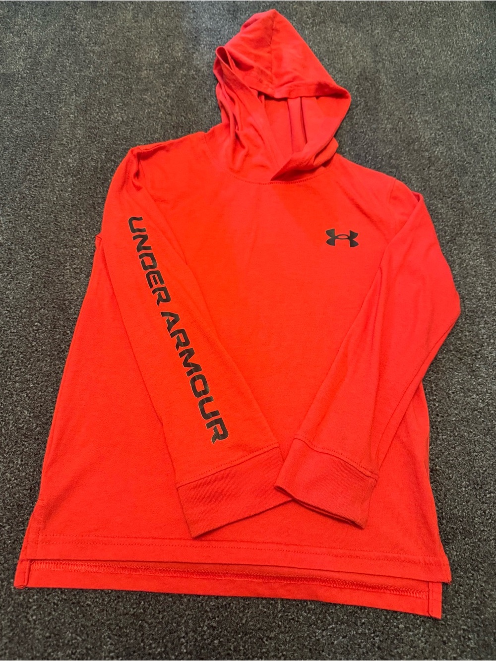 Kids Under Armour Red Hooded Long Sleeve Athletic Shirt Activewear Pullover Sz5
